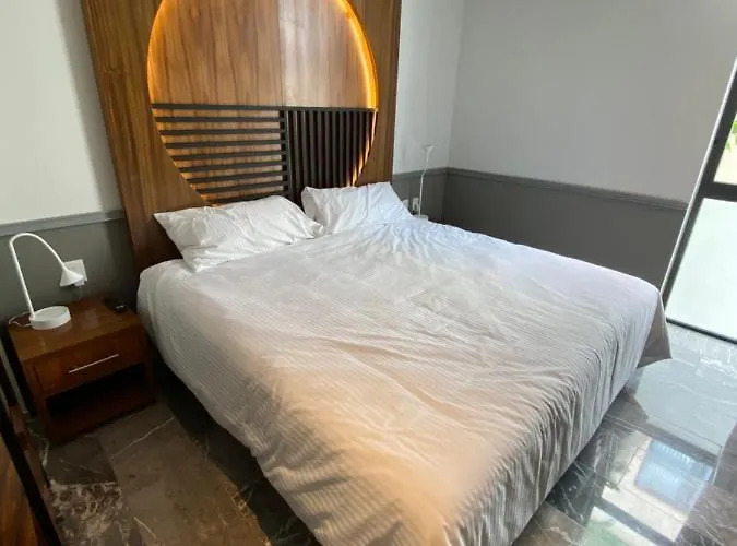 Aparthotel Singular Joy Residences 3*